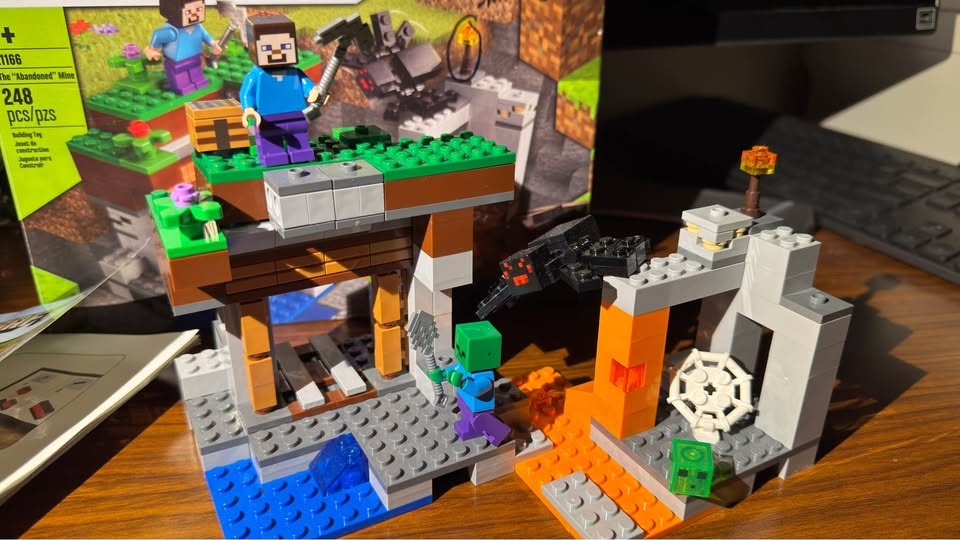 Lego Minecraft "The Abandoned Mine" - photo 2