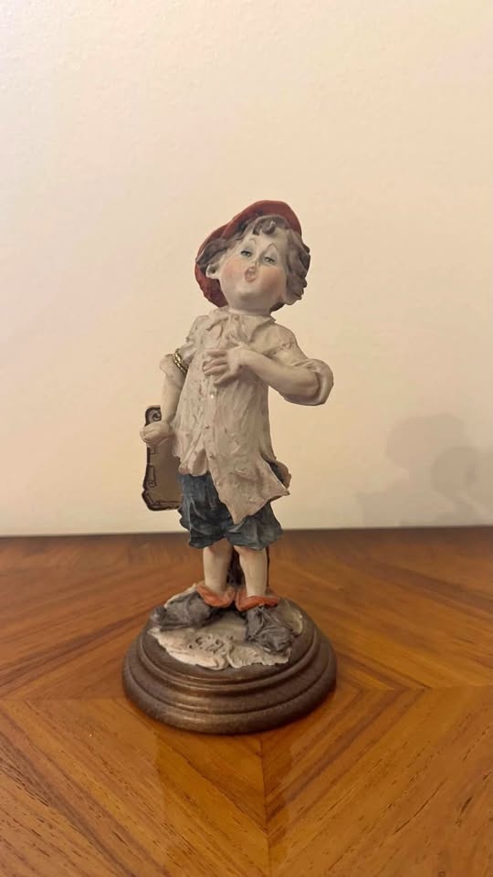 Vintage Capodimonte G. Armani Figurine (1970s, 20 cm)
