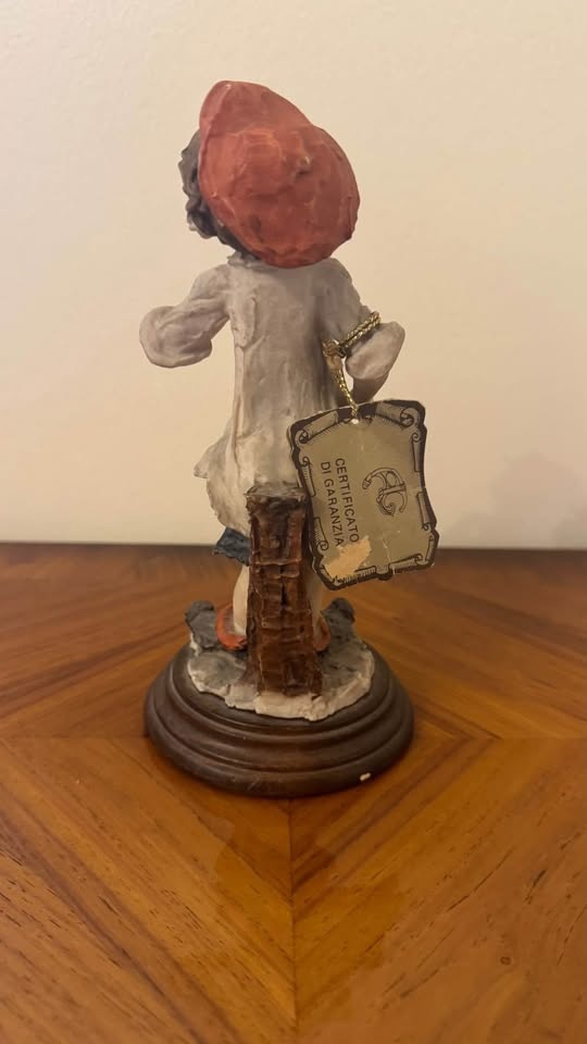 Vintage Capodimonte G. Armani Figurine (1970s, 20 cm) - photo 2