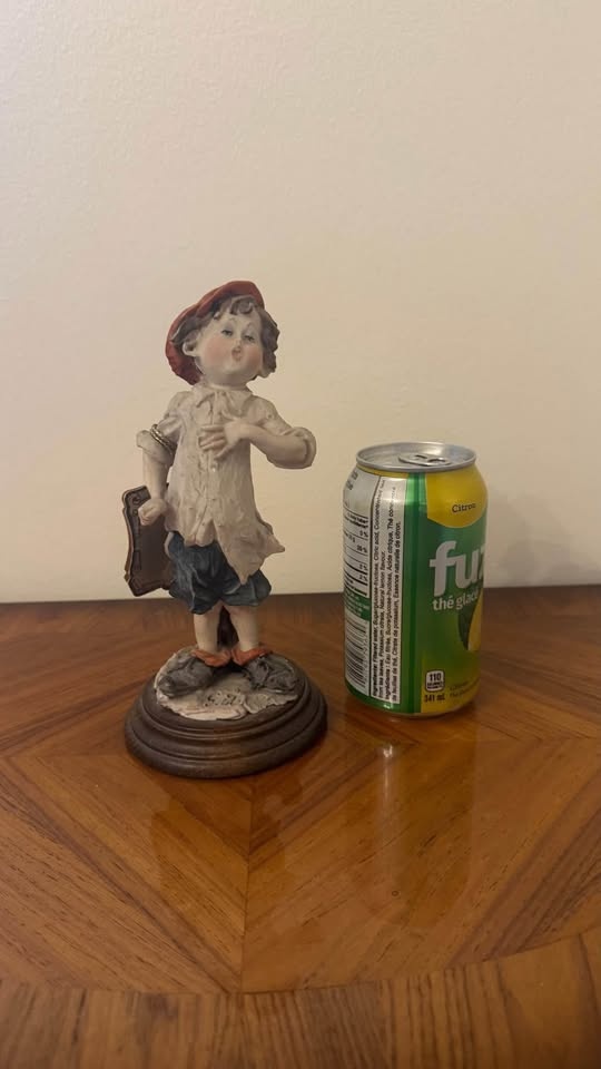 Vintage Capodimonte G. Armani Figurine (1970s, 20 cm) - photo 3