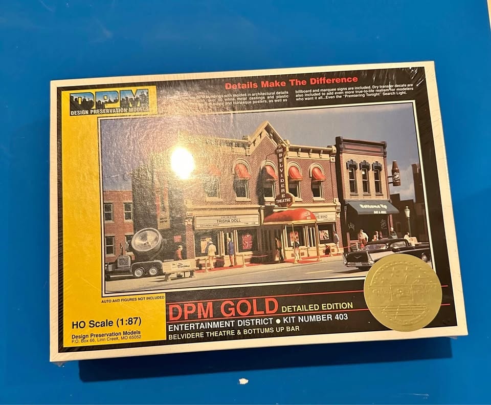 DPM Gold Entertainment District Kit 403 - HO Scale Model Kit