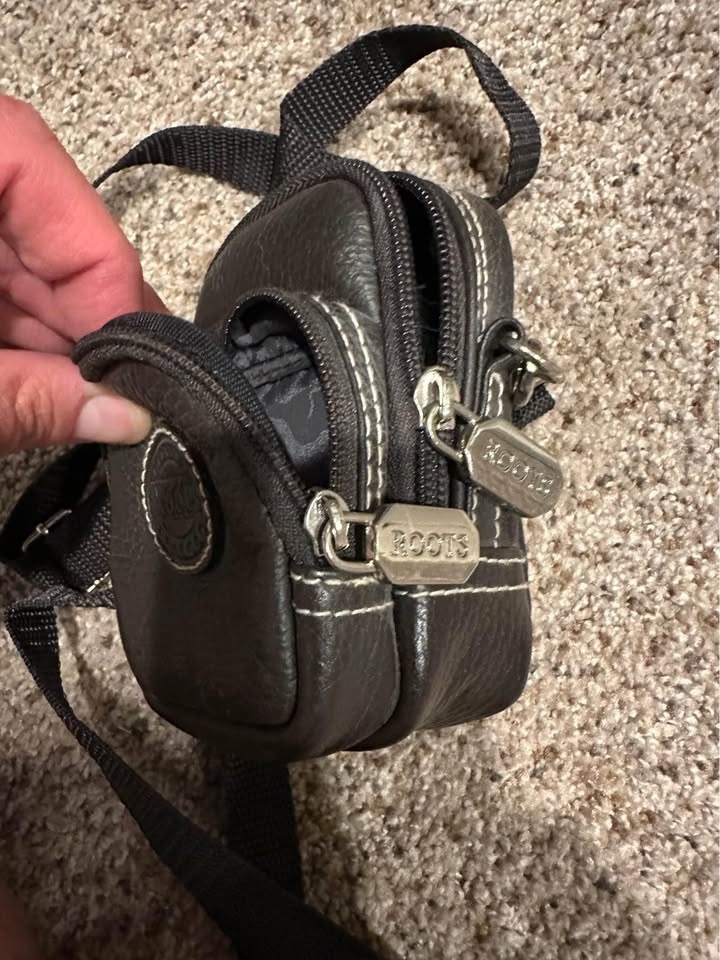 Roots Leather Digital Camera Bag with Strap - photo 4