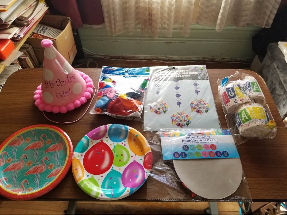 🎉 Assorted Birthday Party Decorations Bundle – $3 🎉 - photo 3