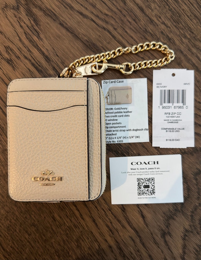 New Coach Zip Card Case w/wristlet chain