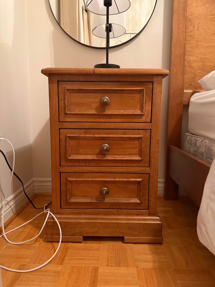 Solid wood bedroom furniture set - photo 3