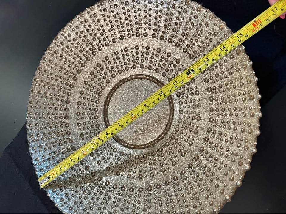 Decorative champagne gold textured 15” bowl - photo 4