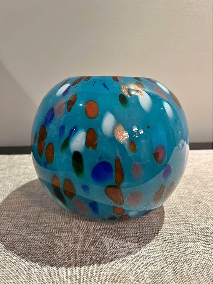 Glass vase round, blue with colourful speckled