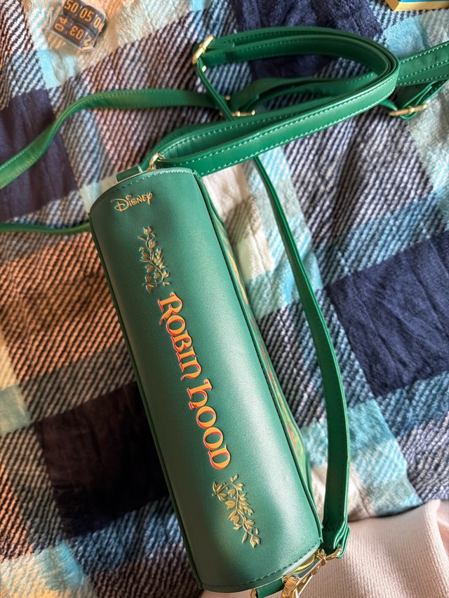 Limited Edition Loungefly Robin Hood Purse - photo 5