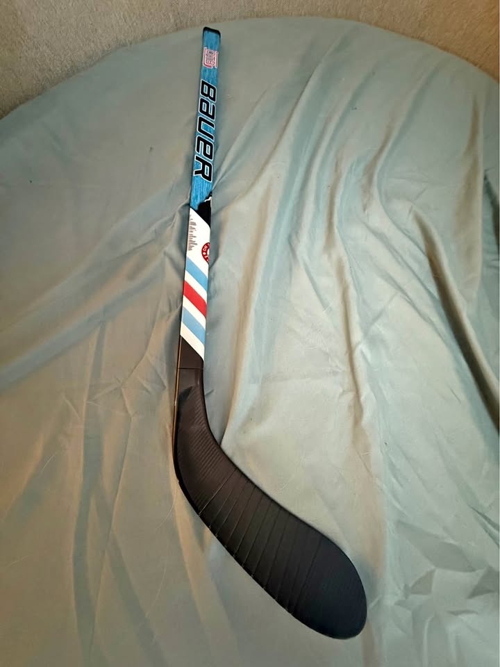 Left hand mini stick.