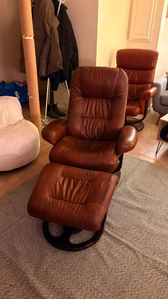 2 High Quality Leather Chairs with Footrest - NEED OUT BY 3/22 - photo 2