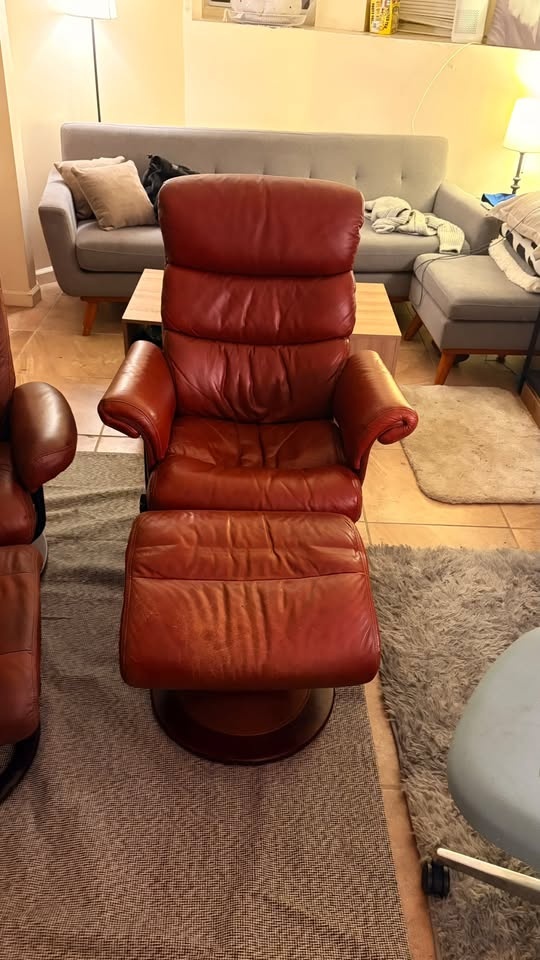 2 High Quality Leather Chairs with Footrest - NEED OUT BY 3/22 - photo 4