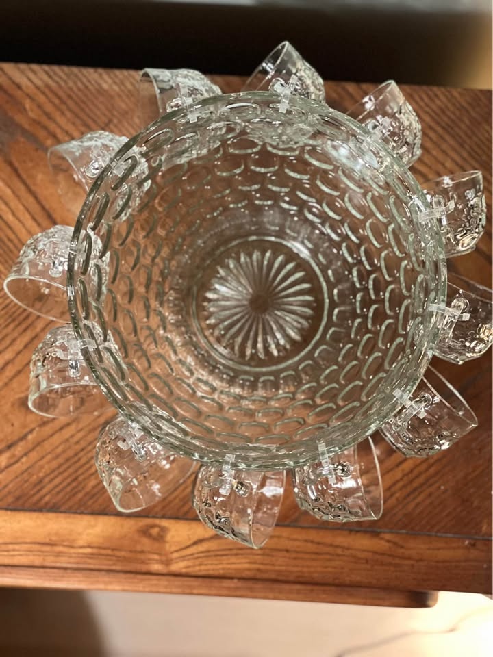 Vintage Federal Glass Yorktown Punch Bowl Set Original Box - photo 3