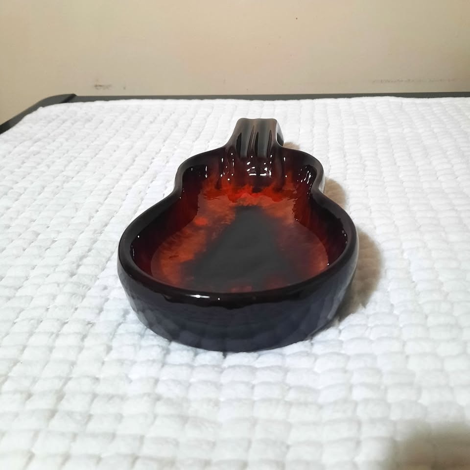 Beautiful vintage Evangeline ceramic ashtray - photo 3