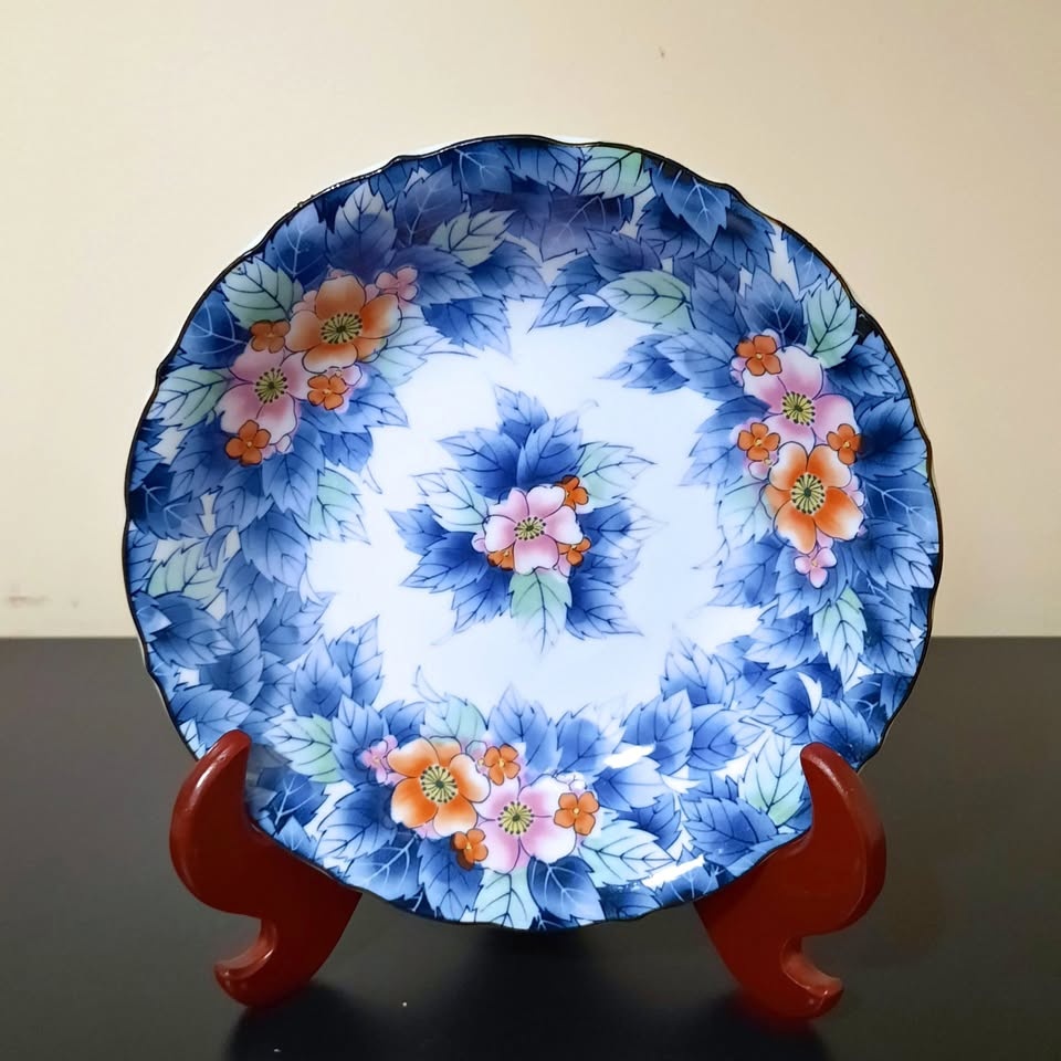 Takahasi Japan Porcelain Blossom Bowl