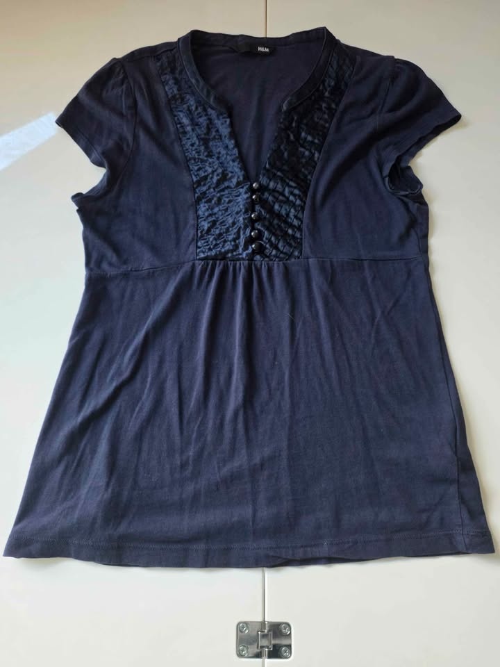 H&M Navy Short Sleeve Blouse with Elegant Front Detail - M - photo 2