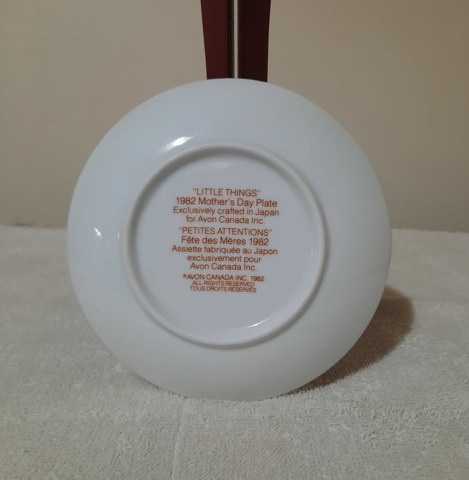 Vintage Avon Mother's Day 1985 +1982 Mini Collector Plates - photo 2