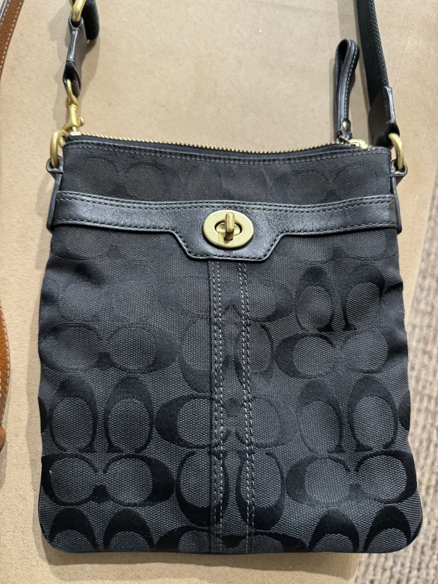 2 Crossbody Bags: Michael Kors & Coach - photo 3