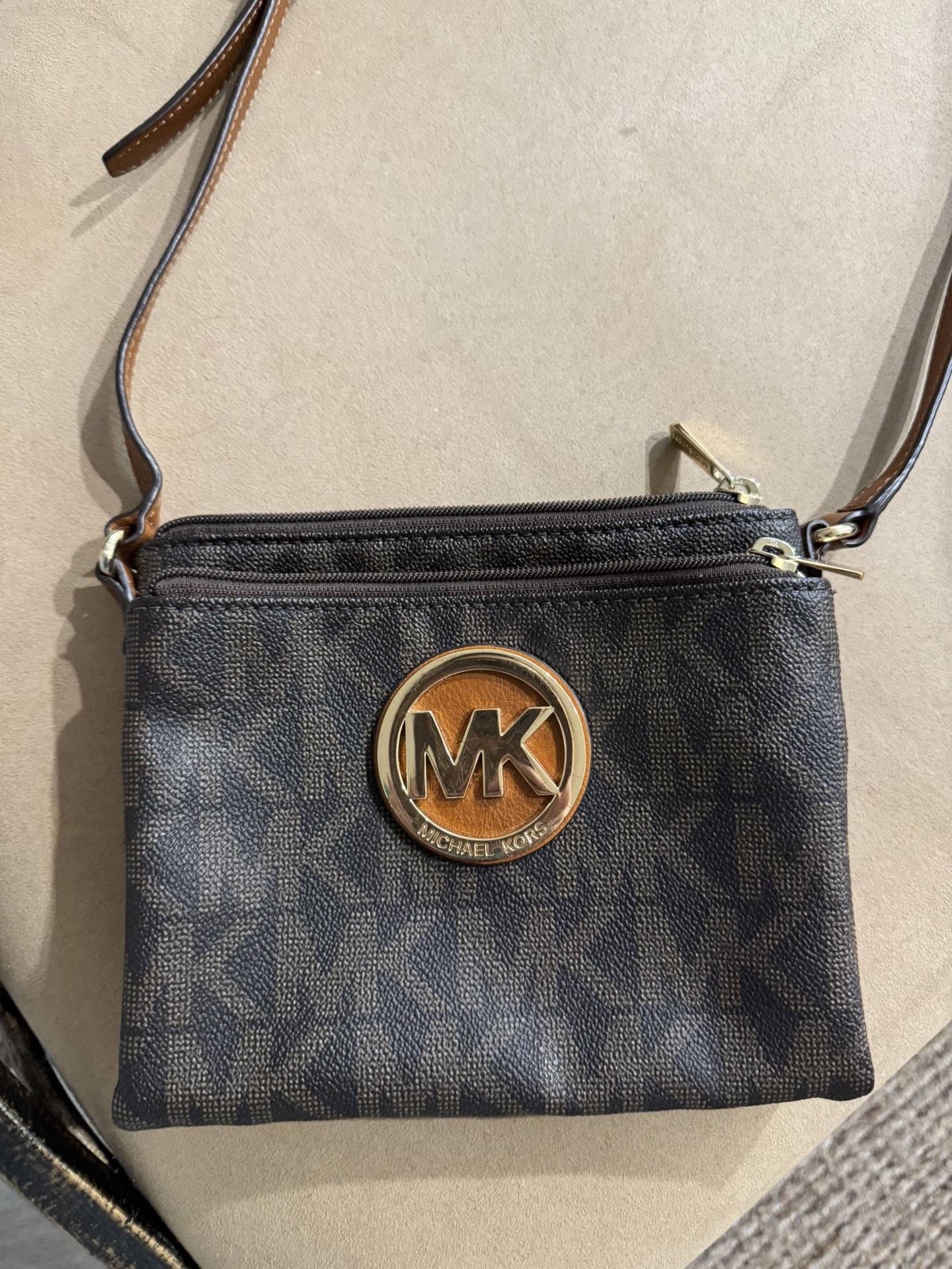 2 Crossbody Bags: Michael Kors & Coach - photo 4