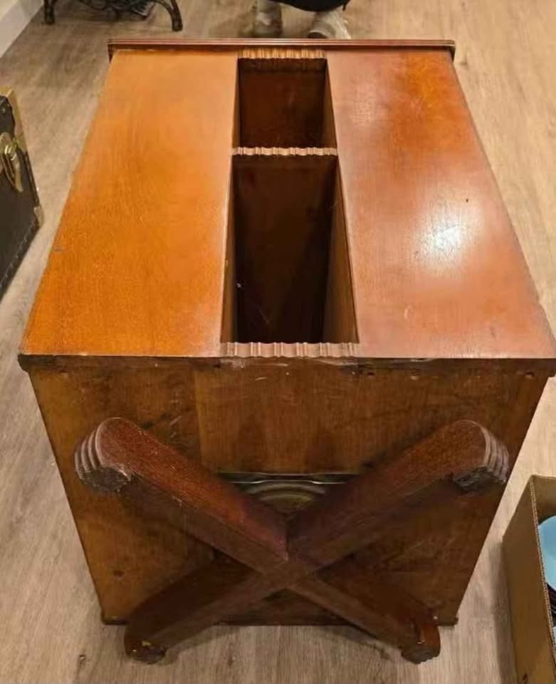 Vintage Revolving Side Table / Bookcase - photo 5