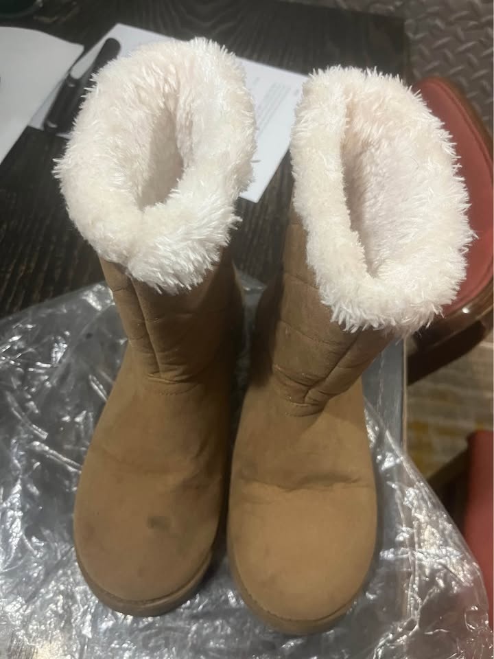 Women's Guess Boots Size 7 - photo 2