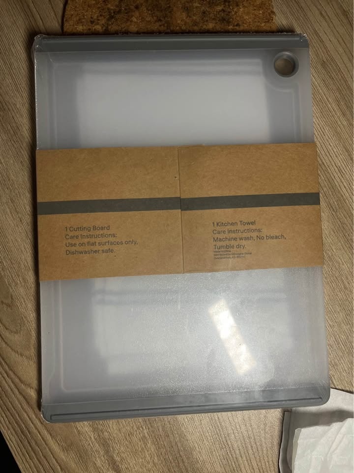 Brand New Cutting Board and Kitchen Towel Set - photo 4