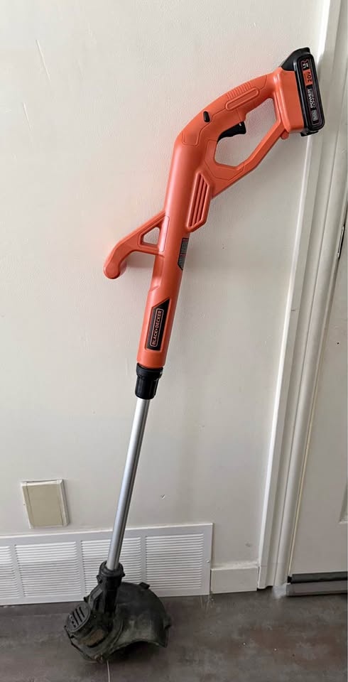 Black+decker cordless grass trimmer
