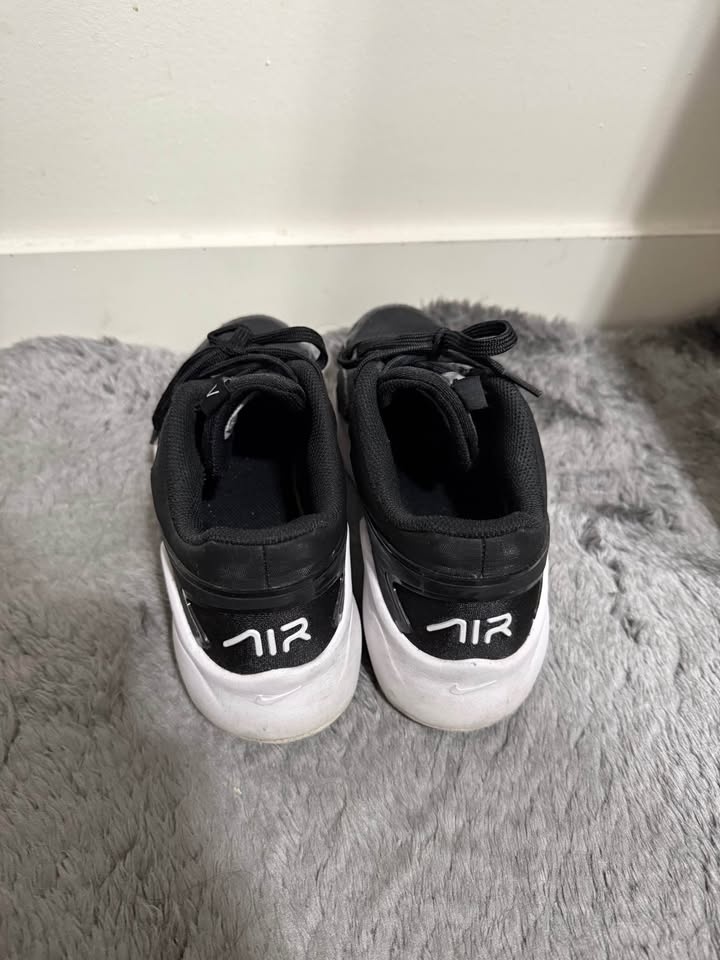 Nike black shoes 9.5 - photo 4