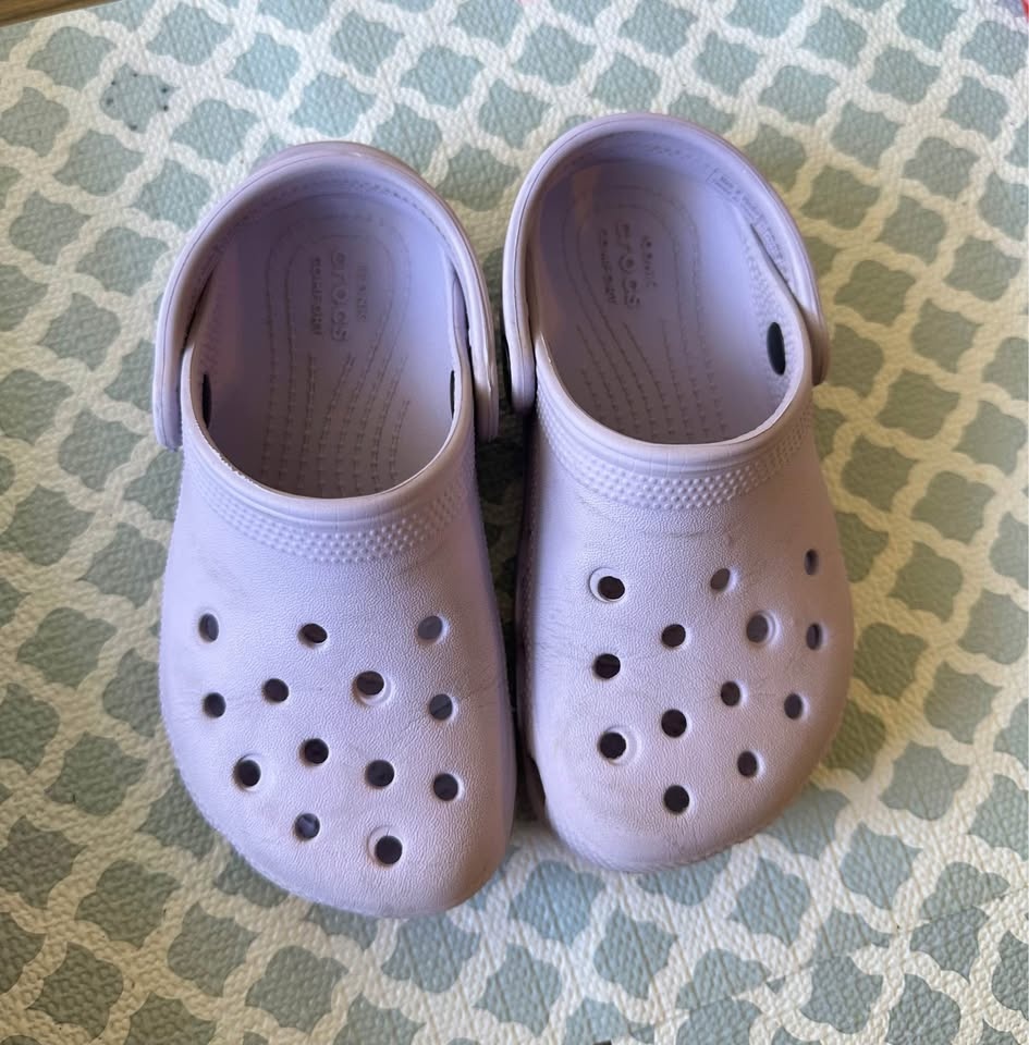 Crocs C10 w/ Jibbitz - photo 2