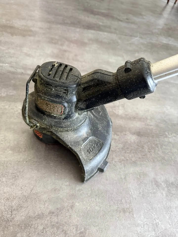 Black+Decker Cordless Grass Trimmer - photo 2