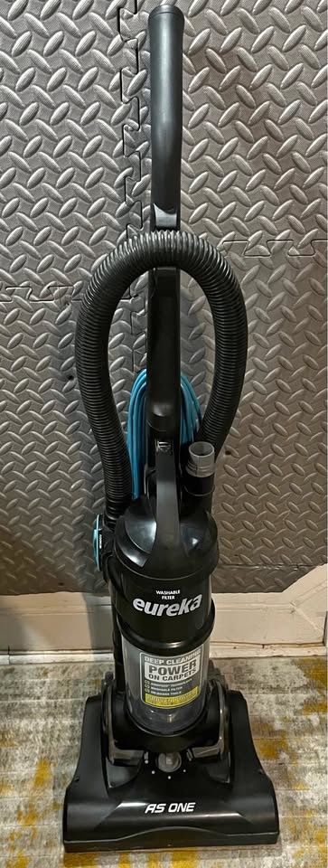 Eureka Power Speed Vacuum Cleaner/5-Height Adjustments