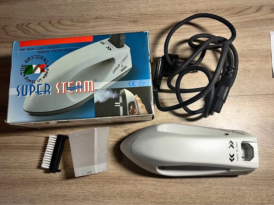 Travel steam iron, light weight. Almost new.