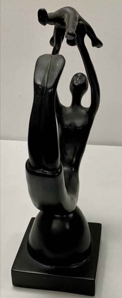 Mother & Child Statue - photo 5