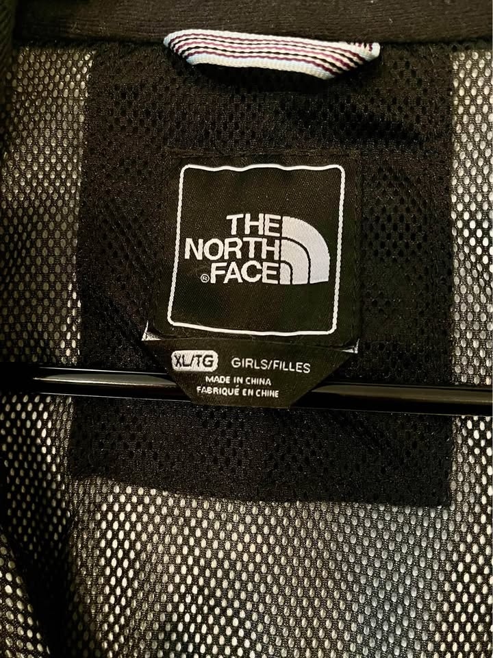 The North Face HyVent Jacket – Girls XL - photo 3