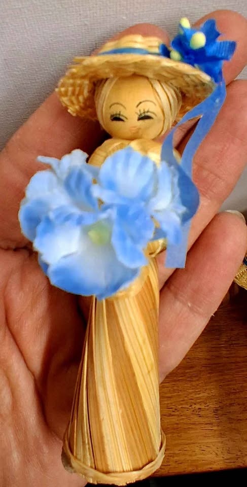 Vintage Set of Five Korean Rush Dolls - photo 5