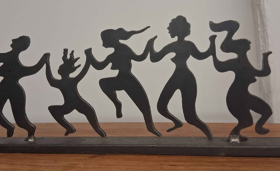 Dancing Ladies Metal Art - photo 2
