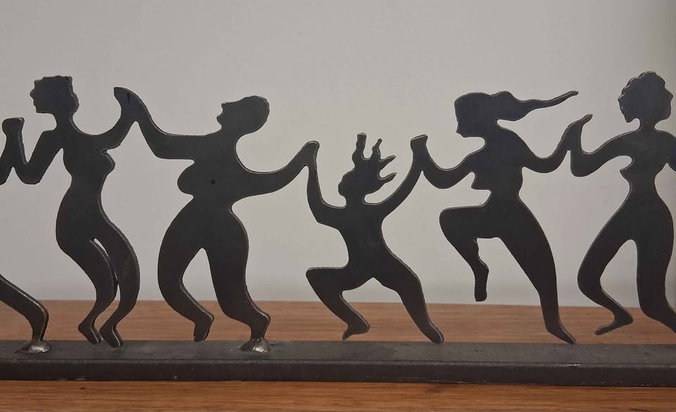 Dancing Ladies Metal Art - photo 5
