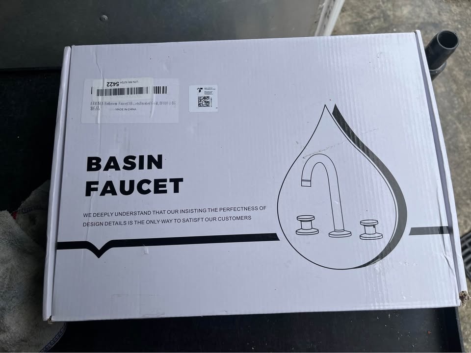 Brand new Bathroom Faucet 3 Hole, Brushed Gold Sink Faucet - photo 2