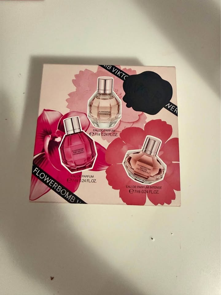 Viktor & Rolf Flowerbomb Eau de Parfum Miniatures Set