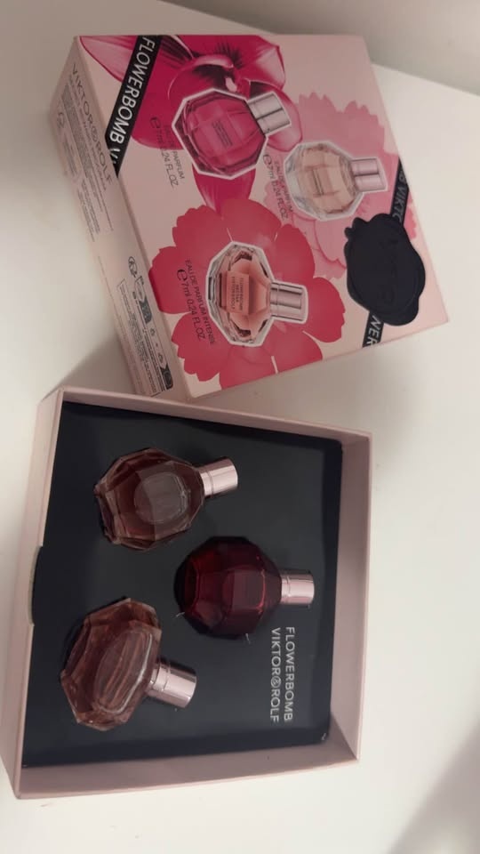 Viktor & Rolf Flowerbomb Eau de Parfum Miniatures Set - photo 2