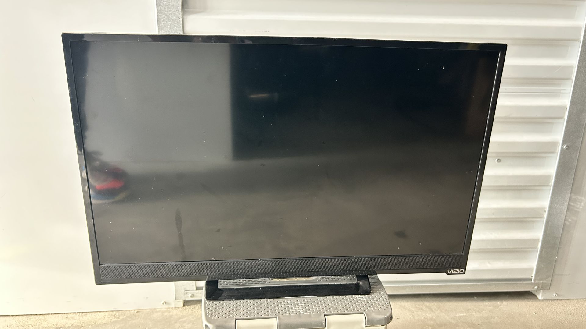 36" Flat TV & 20" TV Bundle - photo 5