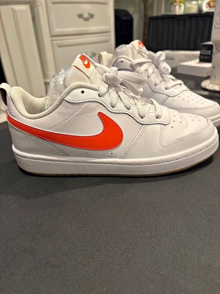 Size 5.5 Nike Sneakers (Orange Check)