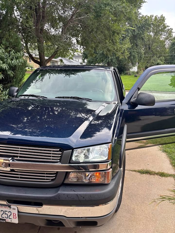 2005 Chevrolet Silverado 1500 Crew Cab LS Pickup