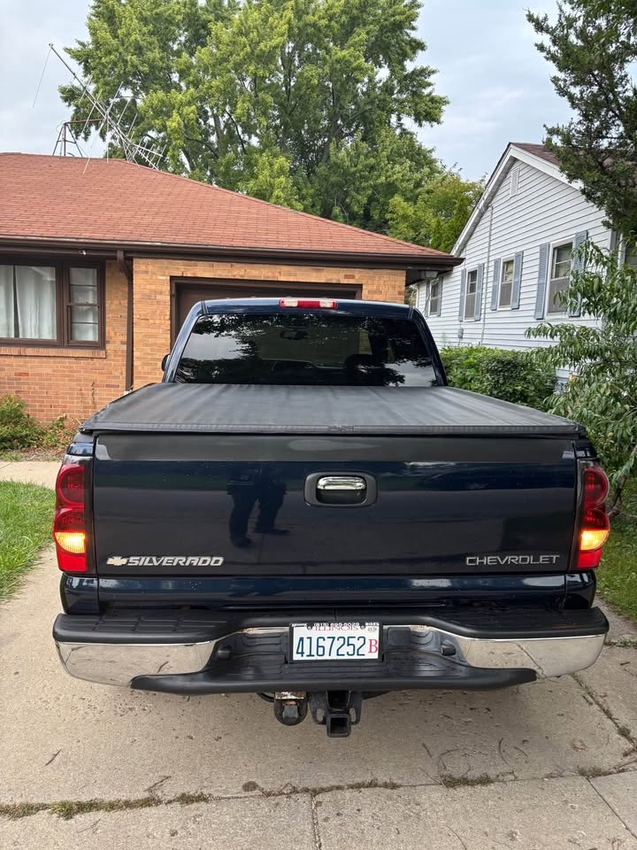 2005 Chevrolet Silverado 1500 Crew Cab LS Pickup - photo 5