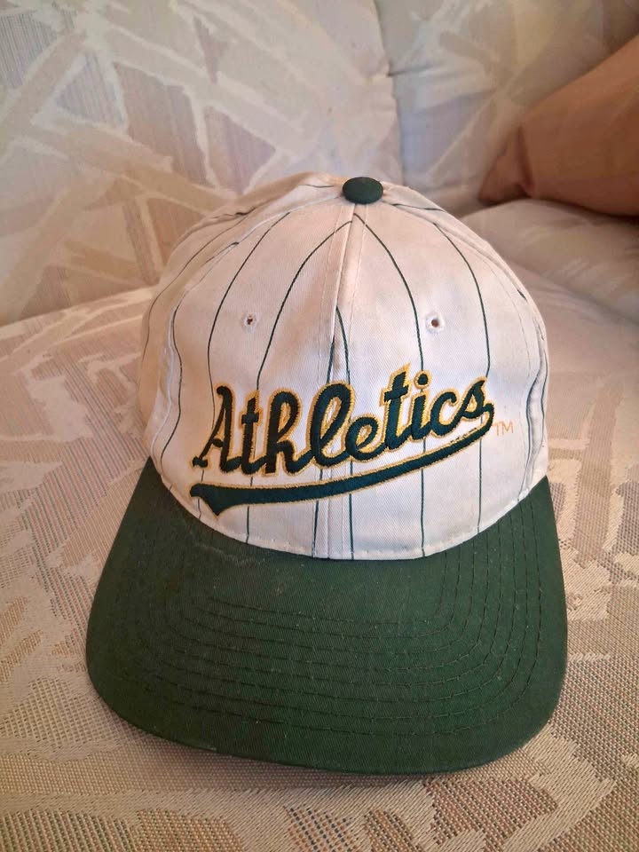 Vintage Starter Oakland Athletics White Pinstripe Snapback Hat