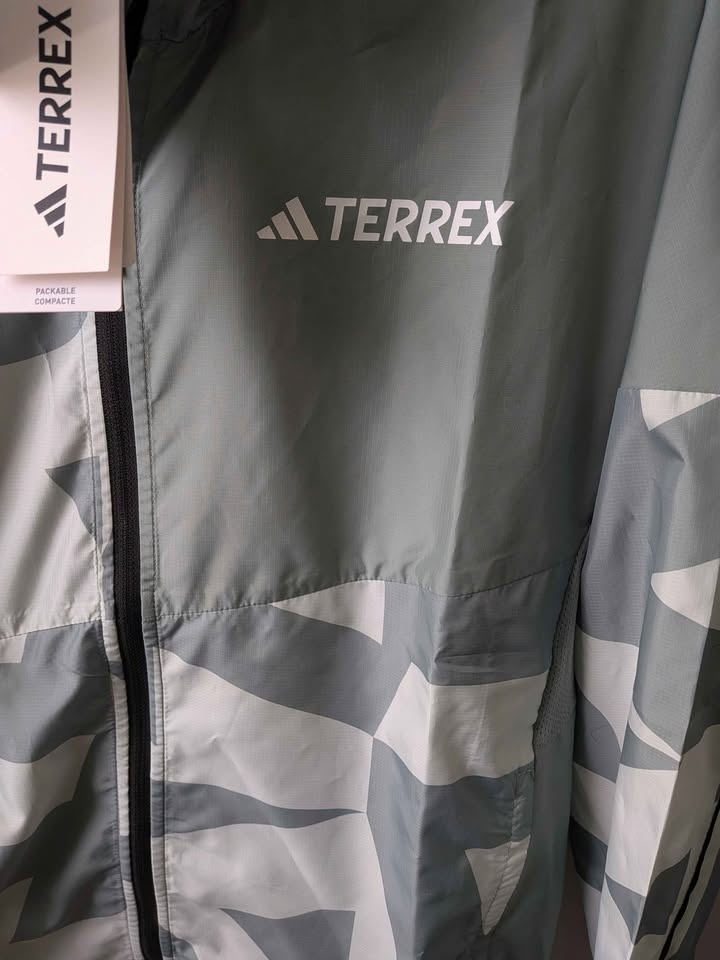 Brand new with tags Adidas Terrex wind jacket for women - photo 3