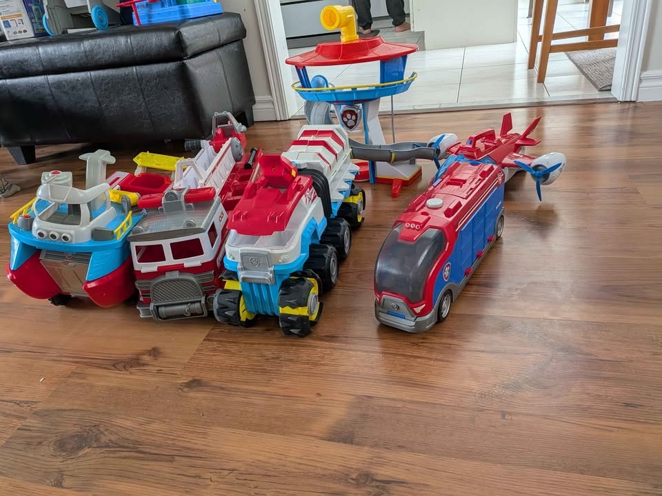 Paw Patrol Huge Vehicles and Tower Lot - photo 3