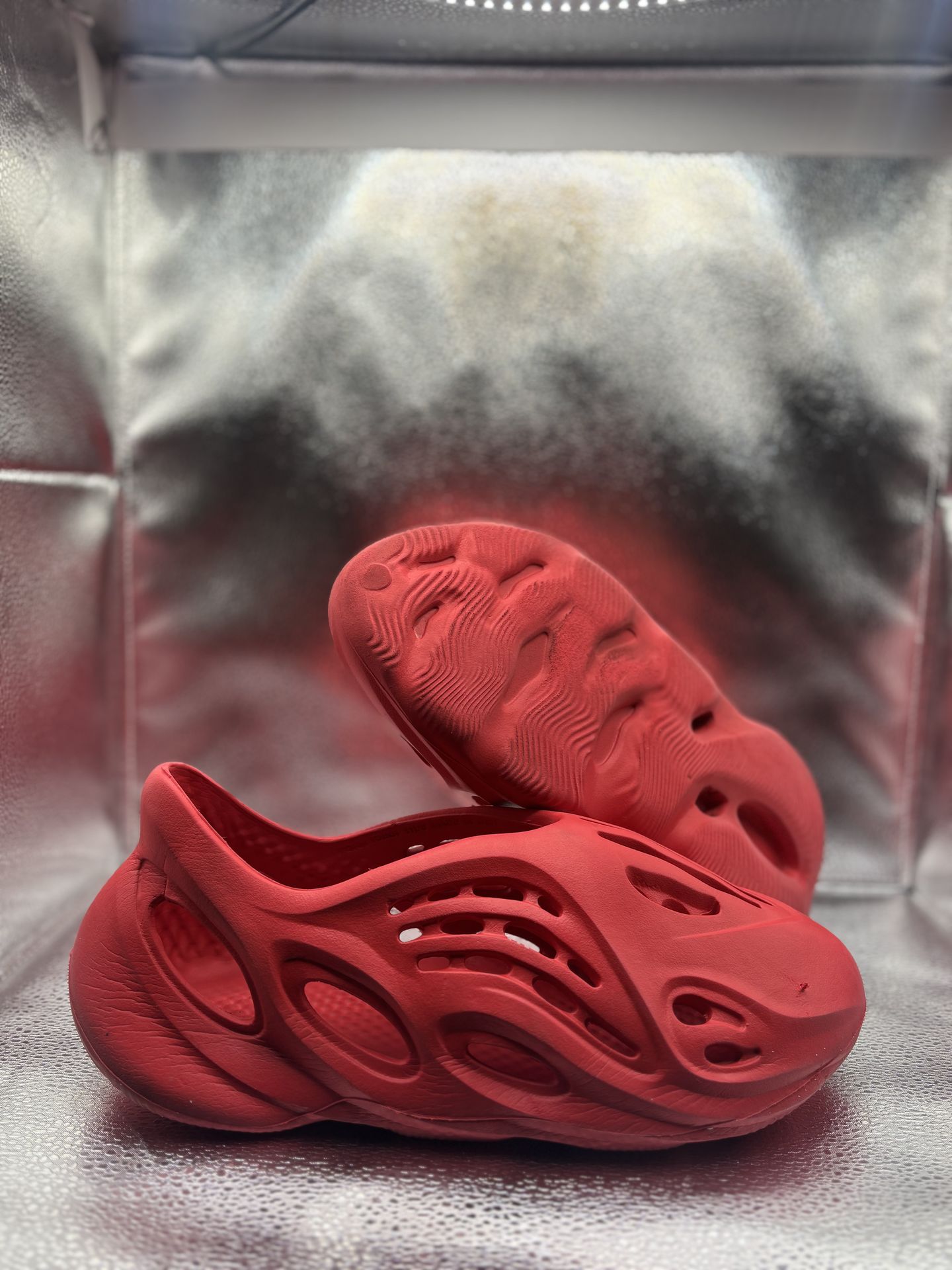 Yeezy Foam RNNR Vermilion