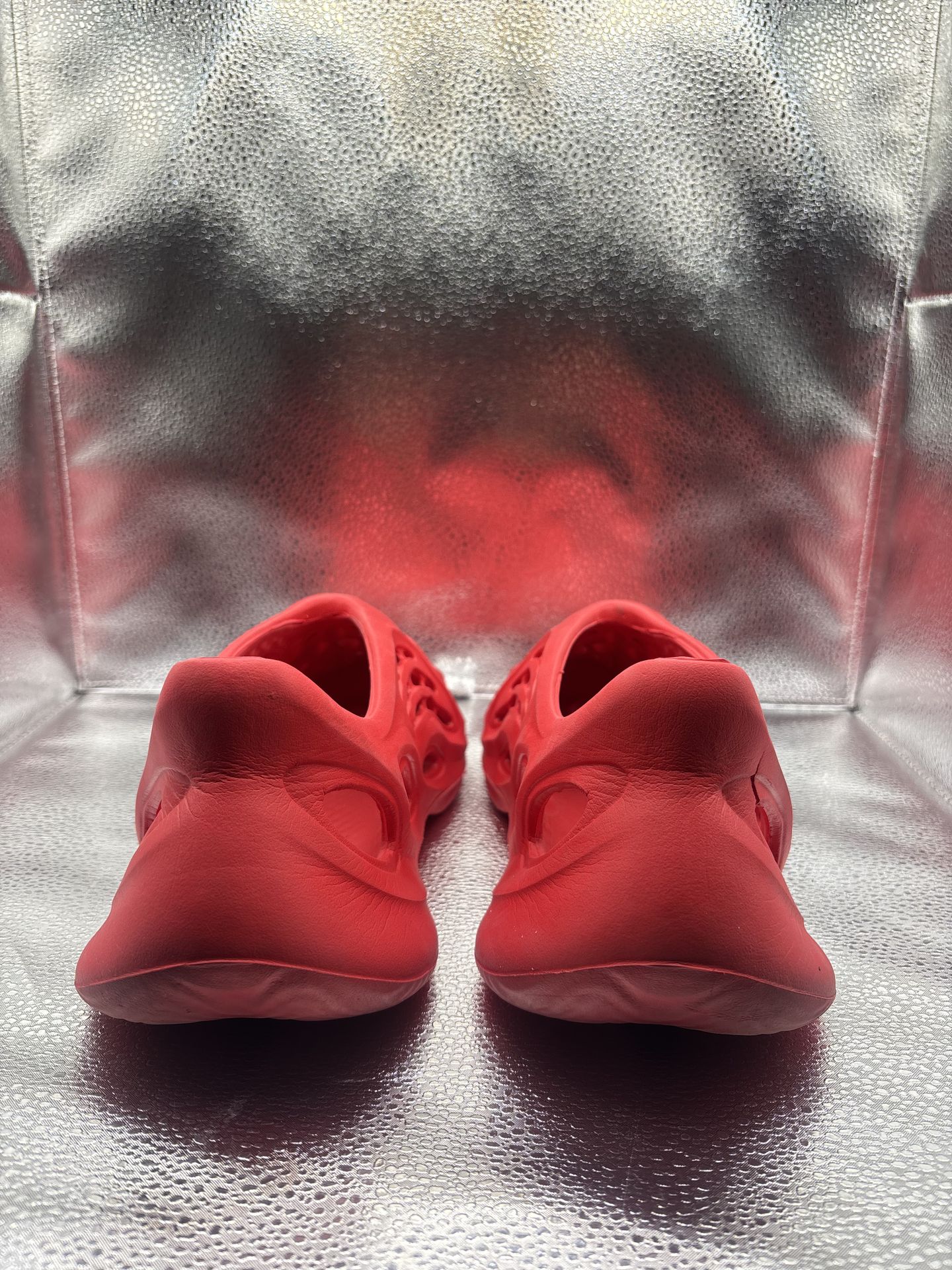 Yeezy Foam RNNR Vermilion - photo 4