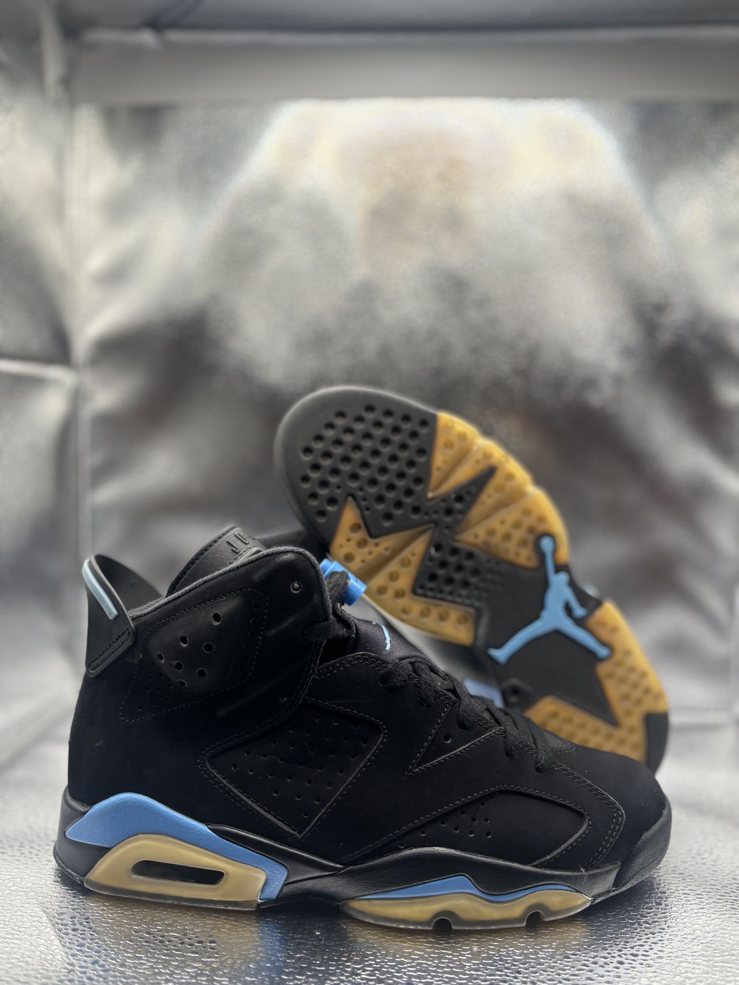 Air Jordan 6 UNC