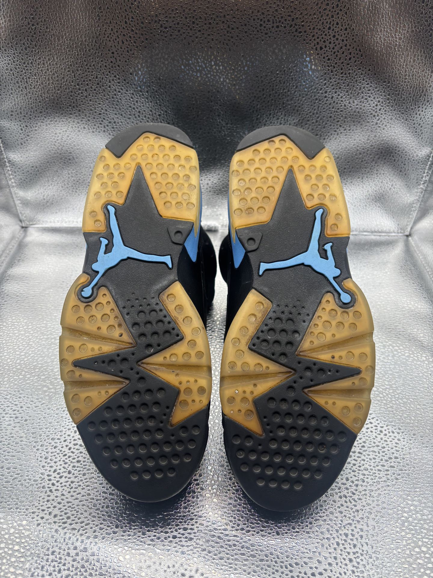 Air Jordan 6 UNC - photo 3